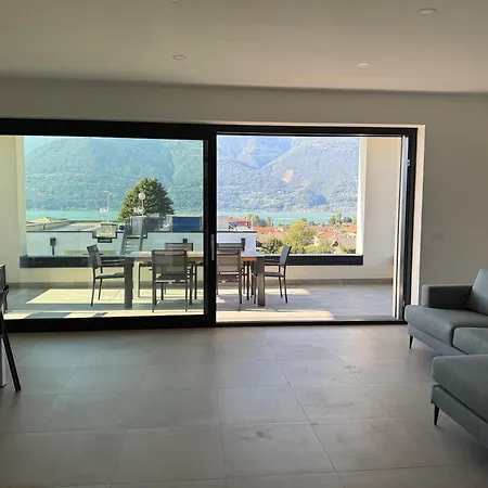 Alessandra With Pool And View * Colico
